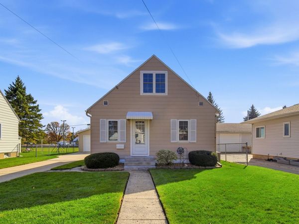 906 10th Avenue SE, Austin, MN 55912