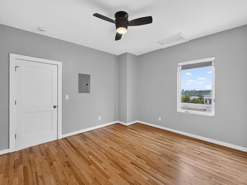 418 Torrence Court, Cincinnati, OH 45202 Photo 11