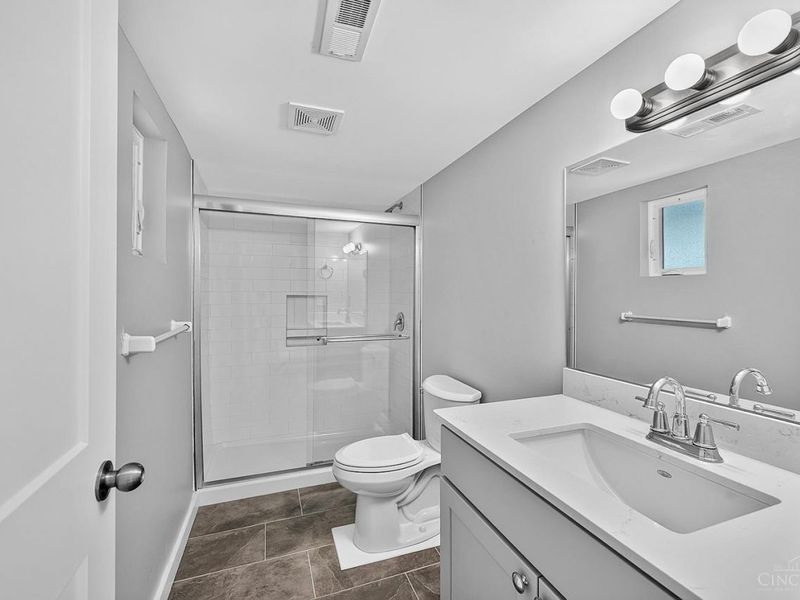 418 Torrence Court, Cincinnati, OH 45202 Photo 8