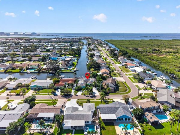 4643 BAY CREST DRIVE , TAMPA, FL 33615