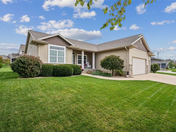 108 Sunflower Drive , Fairfax, IA 52228