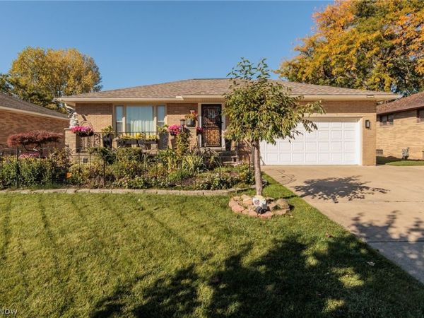 4896 Kennedy Drive , Brooklyn, OH 44144
