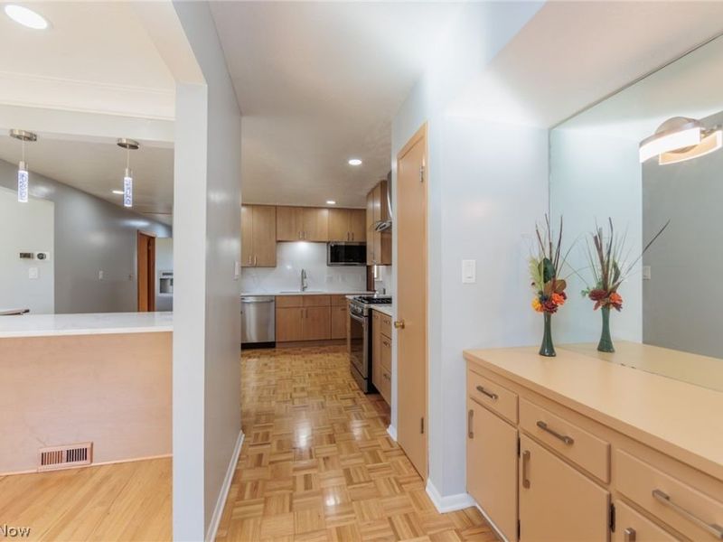 4896 Kennedy Drive, Brooklyn, OH 44144 Photo 9