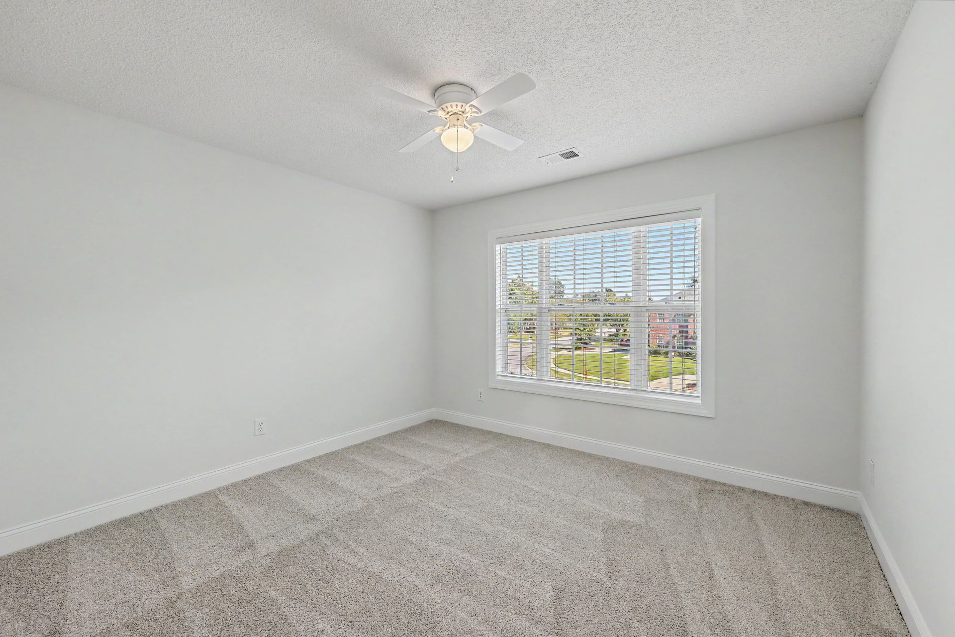 130 Welchman Avenue Photo 38