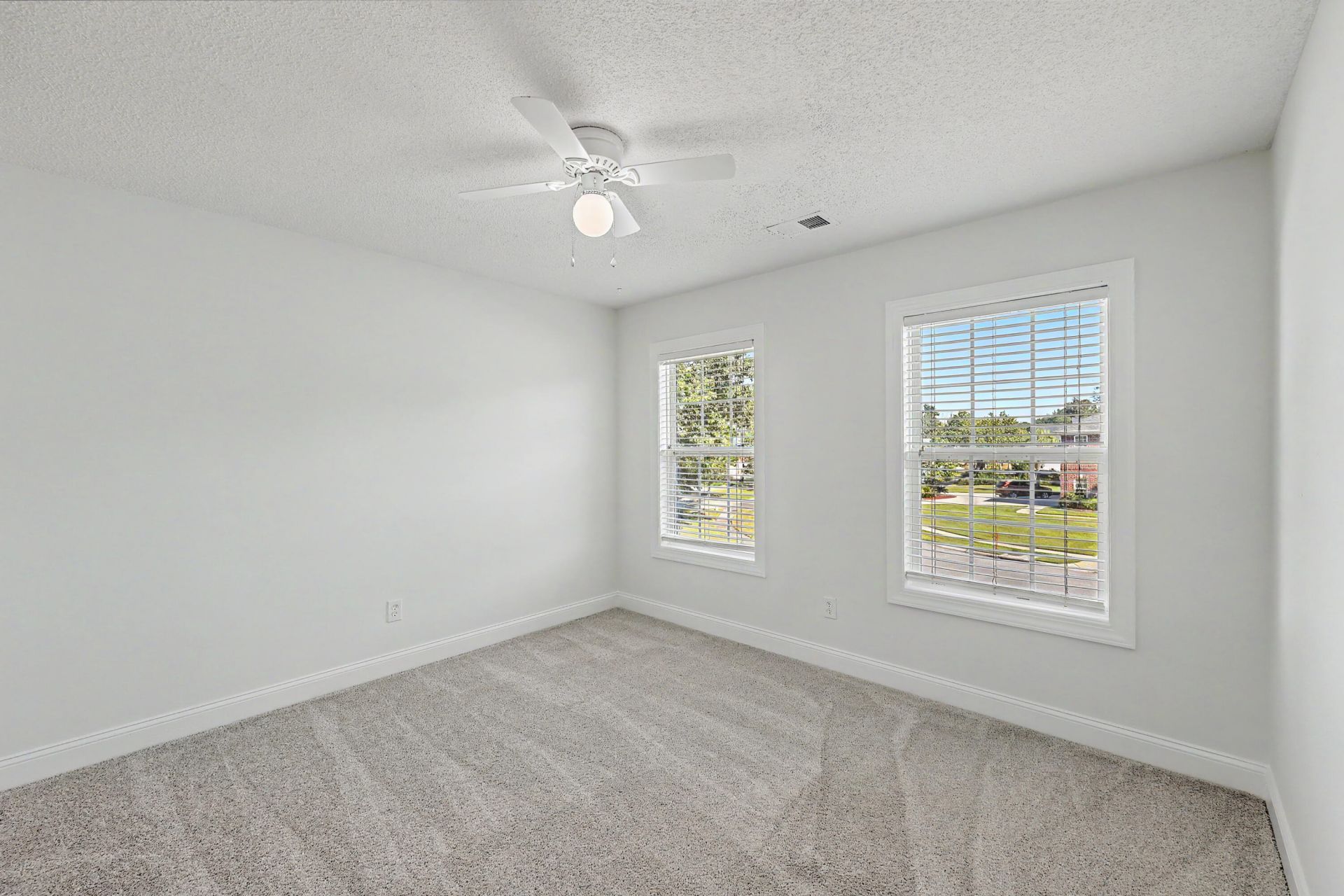130 Welchman Avenue Photo 39