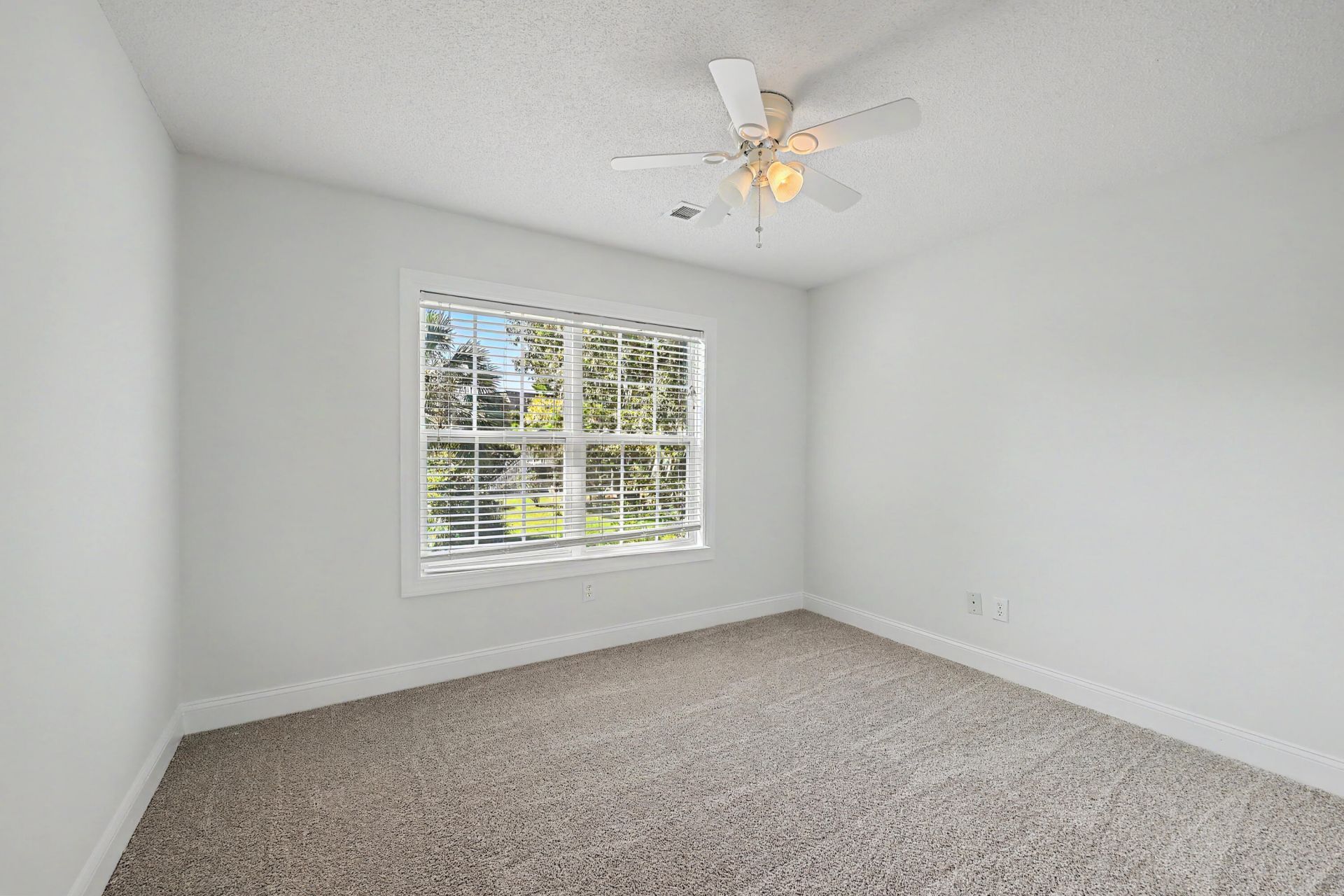130 Welchman Avenue Photo 41