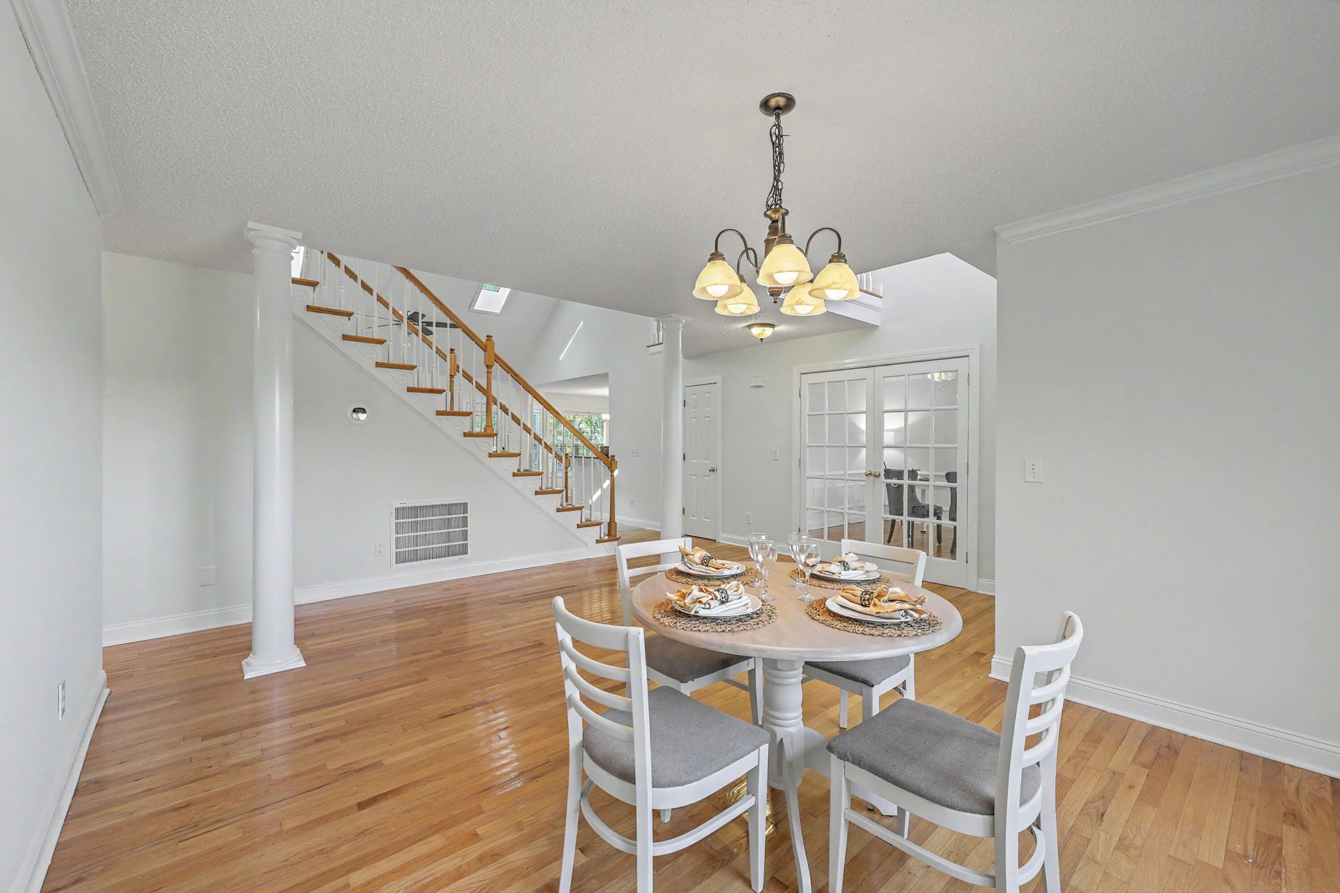 130 Welchman Avenue Photo 6