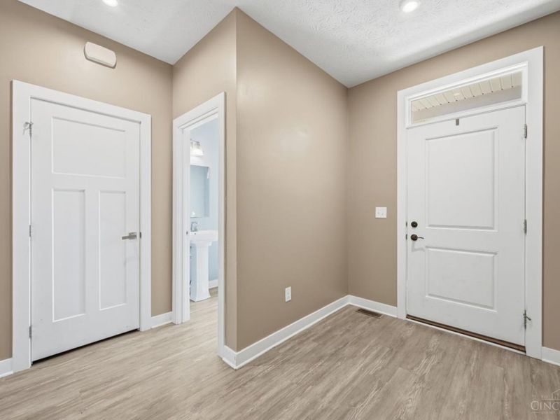 10570 Atterbury Drive, Harrison, OH 45030 Photo 4