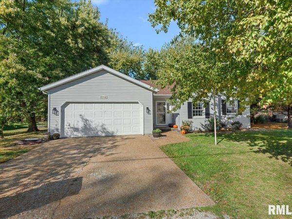 23732 W JACKSON Street, Athens, IL 62613