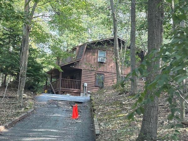 278 N Country Road , Wading River, NY 11792