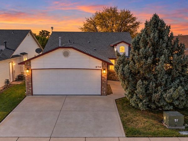 275 E Spinosa Dr, Meridian, ID 83646