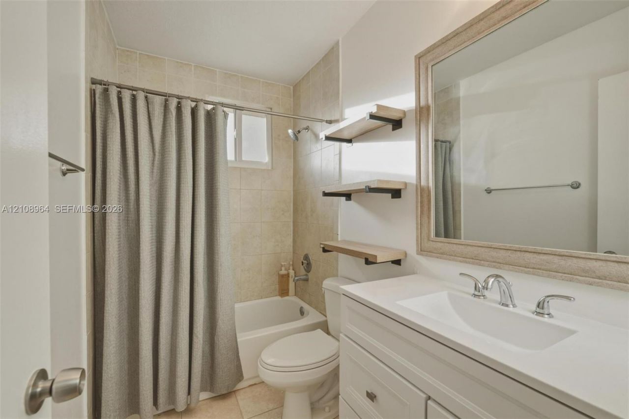 5840 Woodland Point Dr, Tamarac, FL 33319 Photo