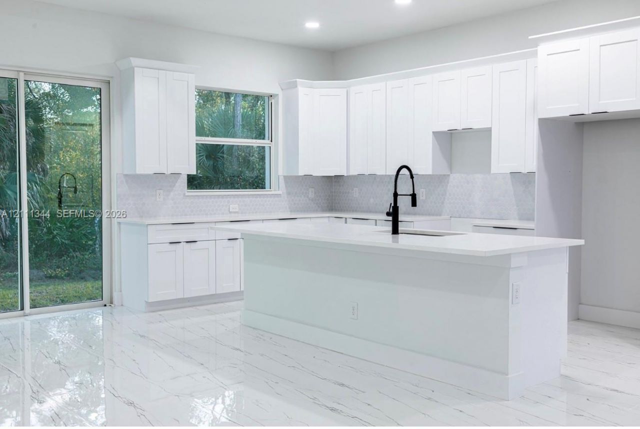 188 S Moraine Ave , Lehigh Acres, FL 33974 Photo