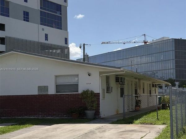 10764 SW 7th St , Sweetwater, FL 33174