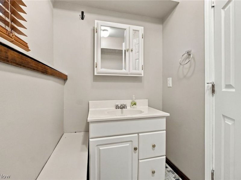 26956 Oxford Park Lane, Olmsted Township, OH 44138 Photo 12