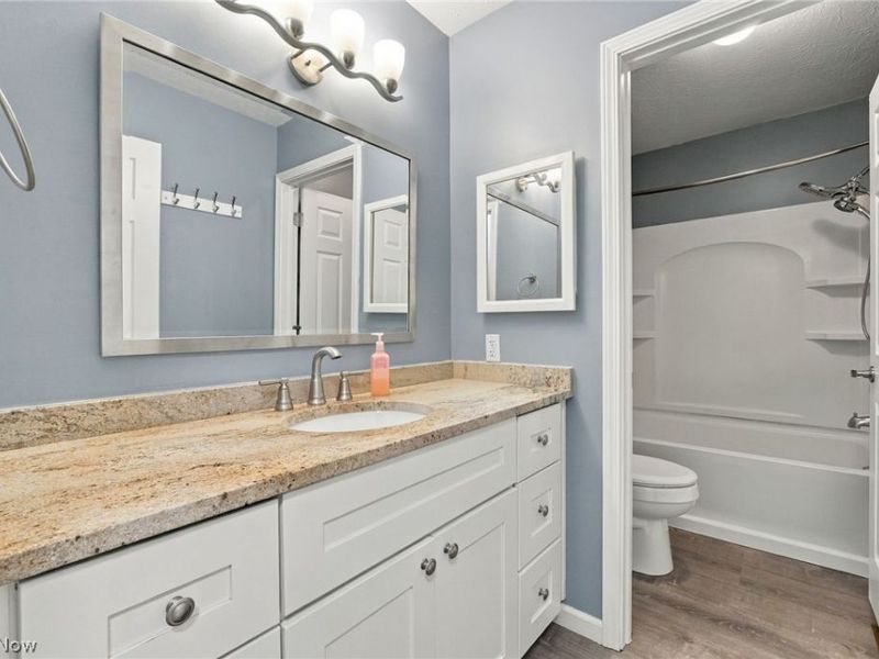 26956 Oxford Park Lane, Olmsted Township, OH 44138 Photo 8
