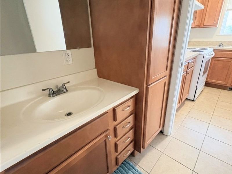 1925 Evergreen Avenue, Unit 1925, Akron, OH 44301 Photo 9