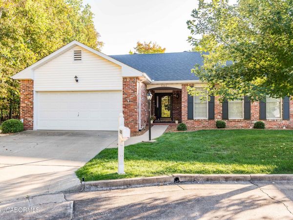 4005 ARLINGTON COURT, Jefferson City, MO 65109