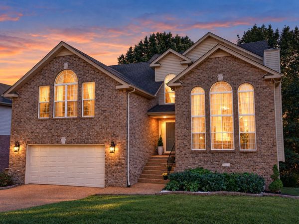 5473 Oak Chase Dr, Antioch, TN 37013