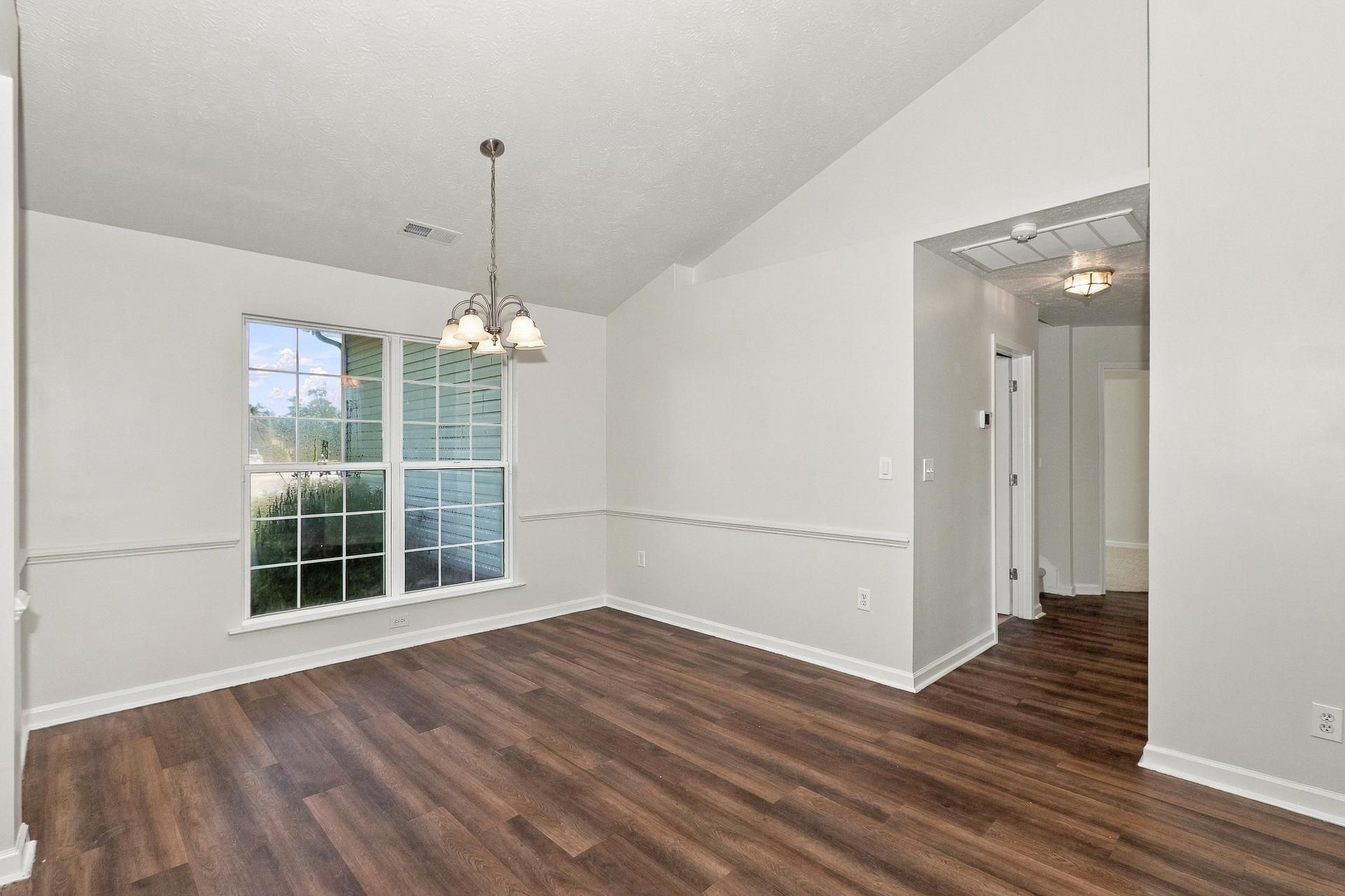 1618 Heathmuir Dr.  Photo 10