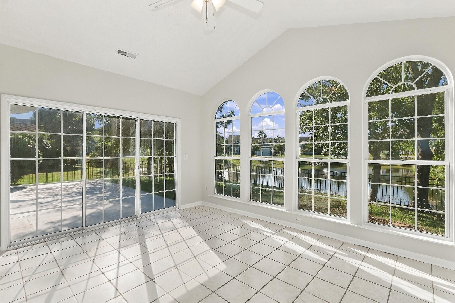 1618 Heathmuir Dr.  Photo 12