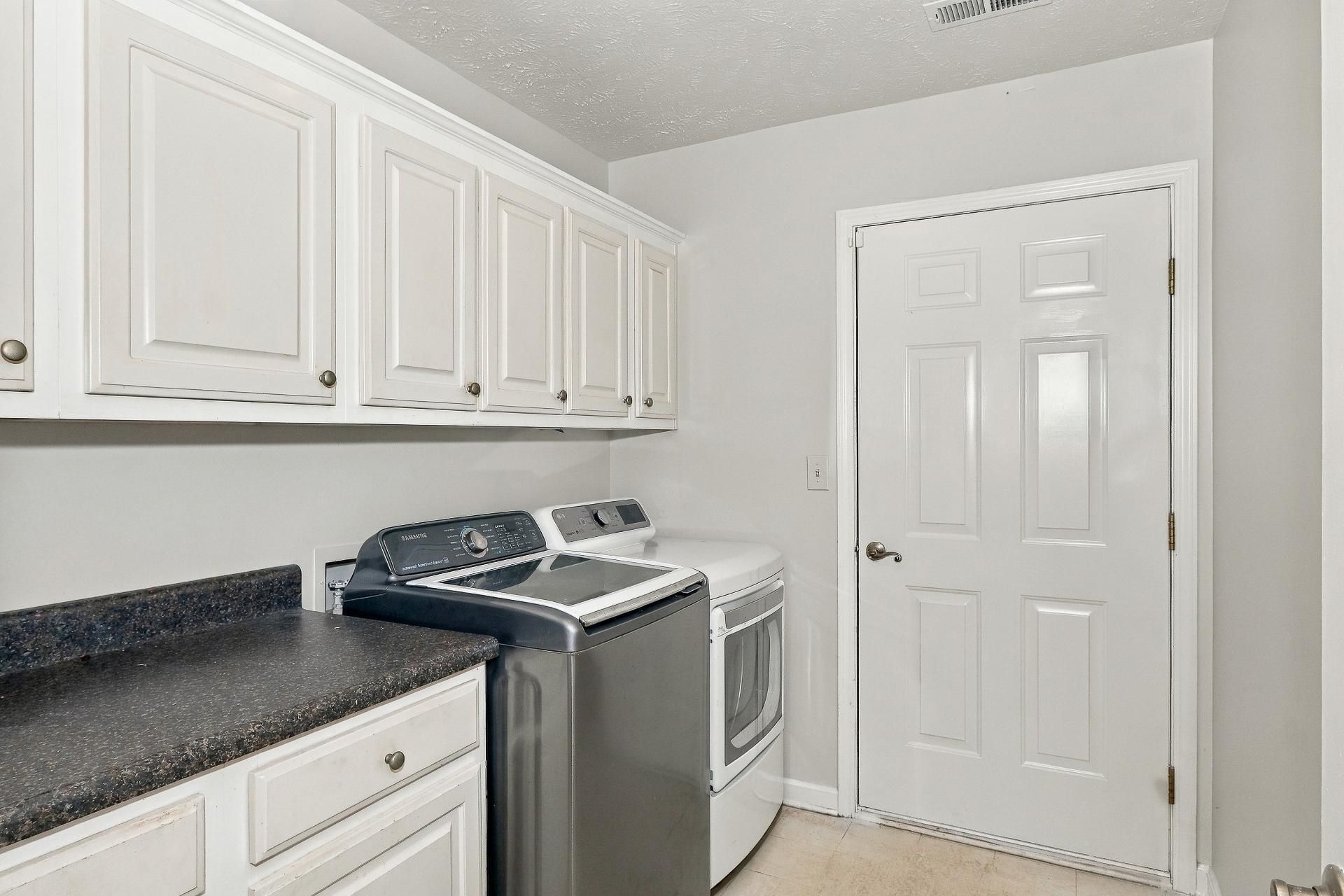 1618 Heathmuir Dr.  Photo 21