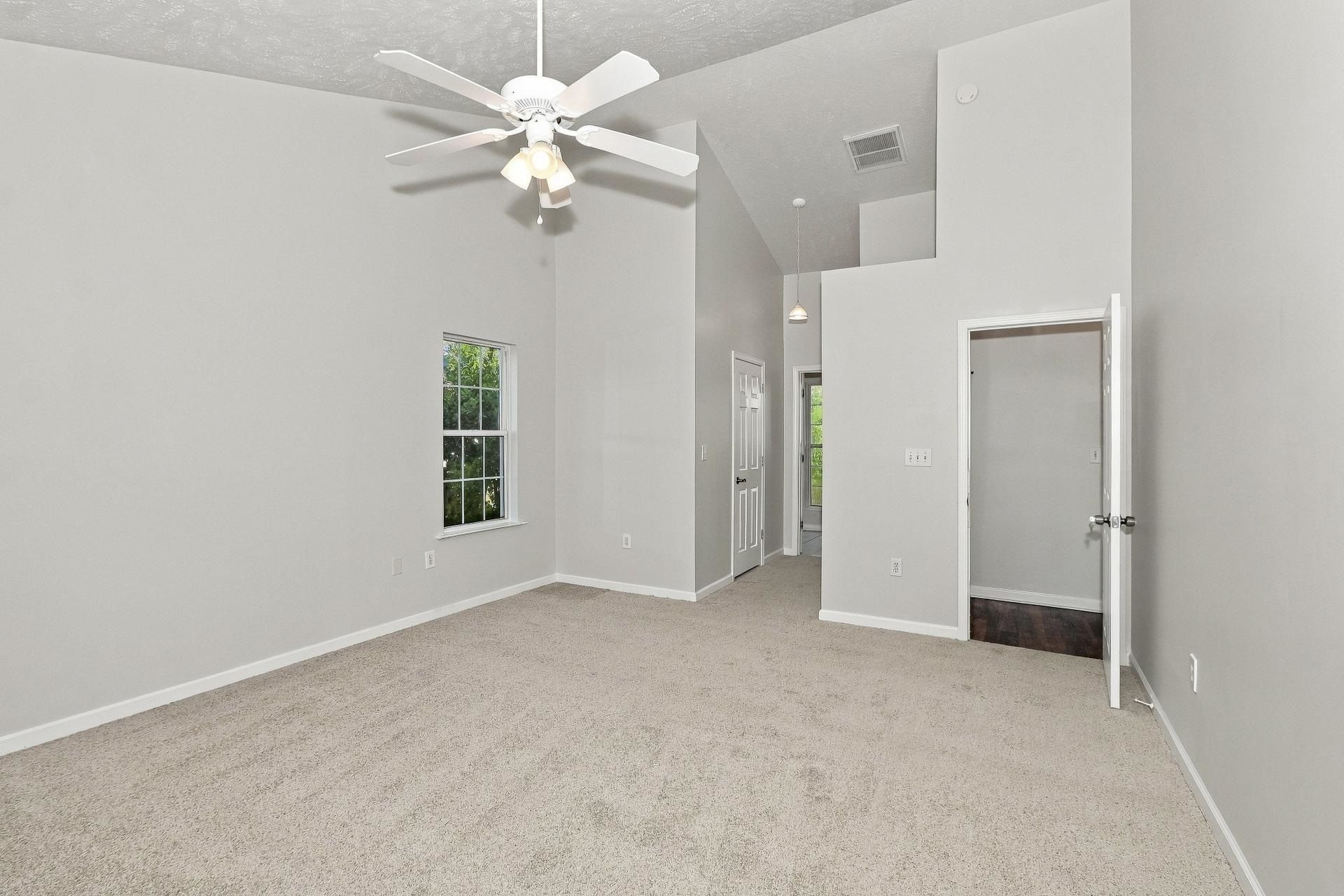 1618 Heathmuir Dr.  Photo 4