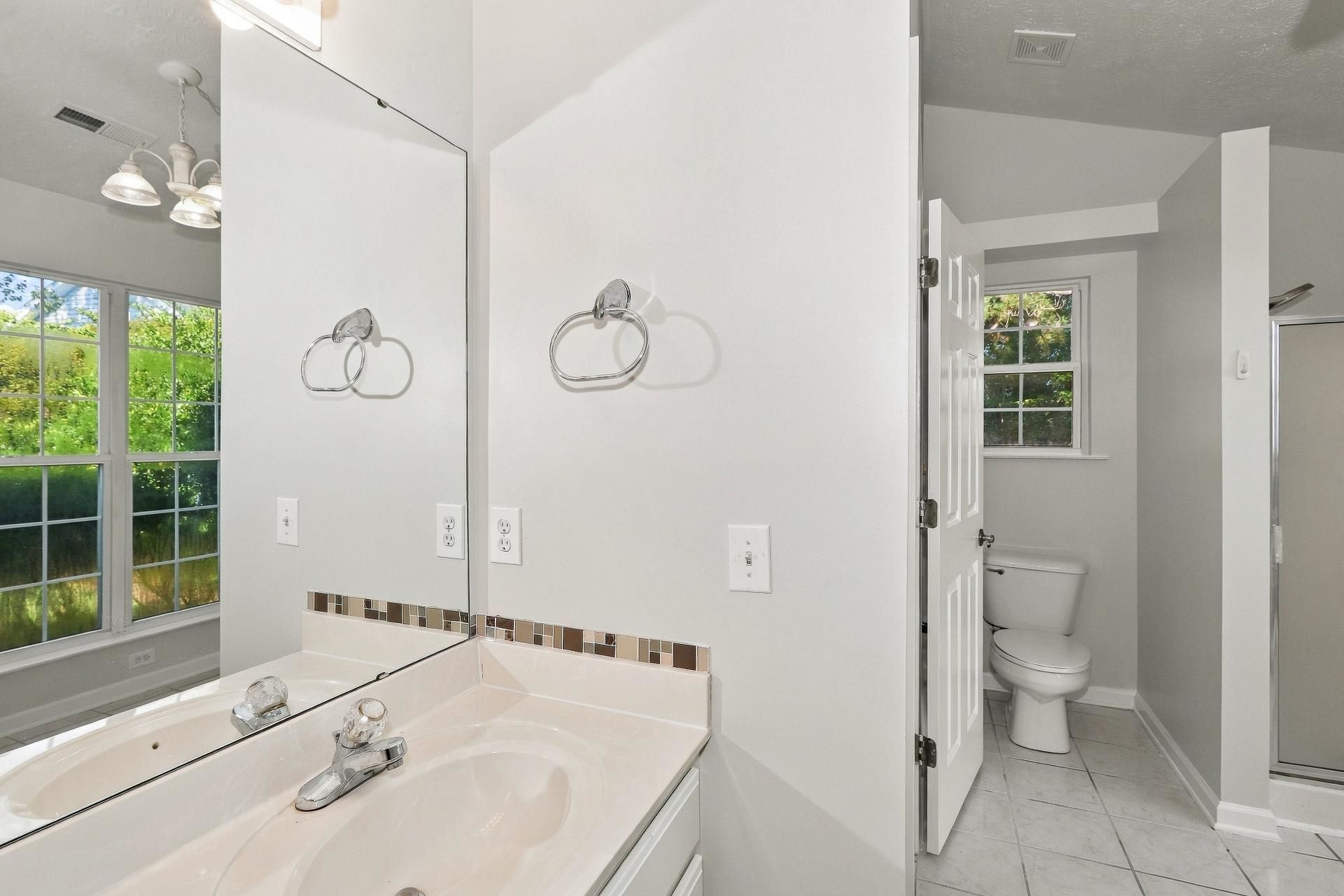 1618 Heathmuir Dr.  Photo 9