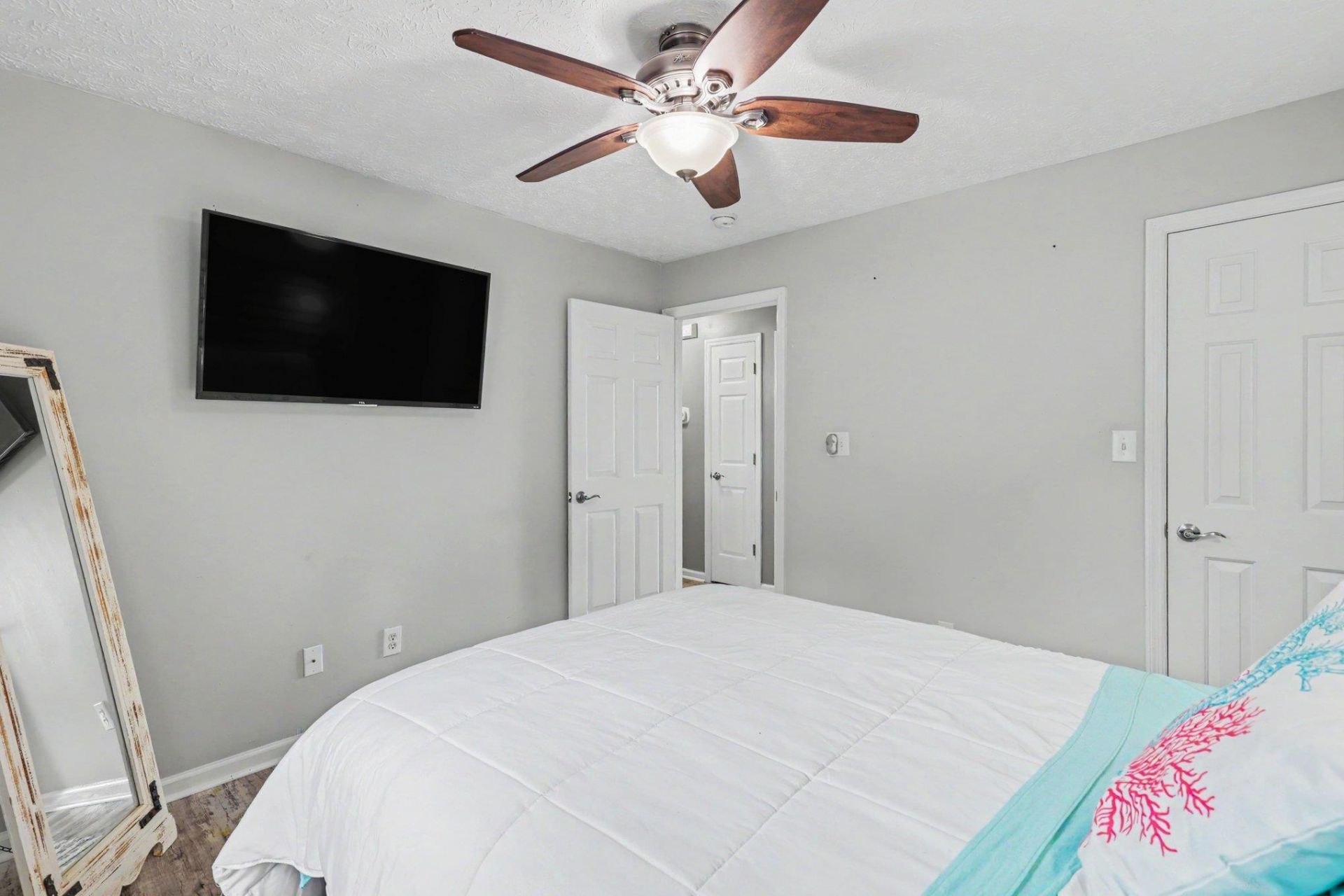1083 Courtyard Dr.  Photo 23