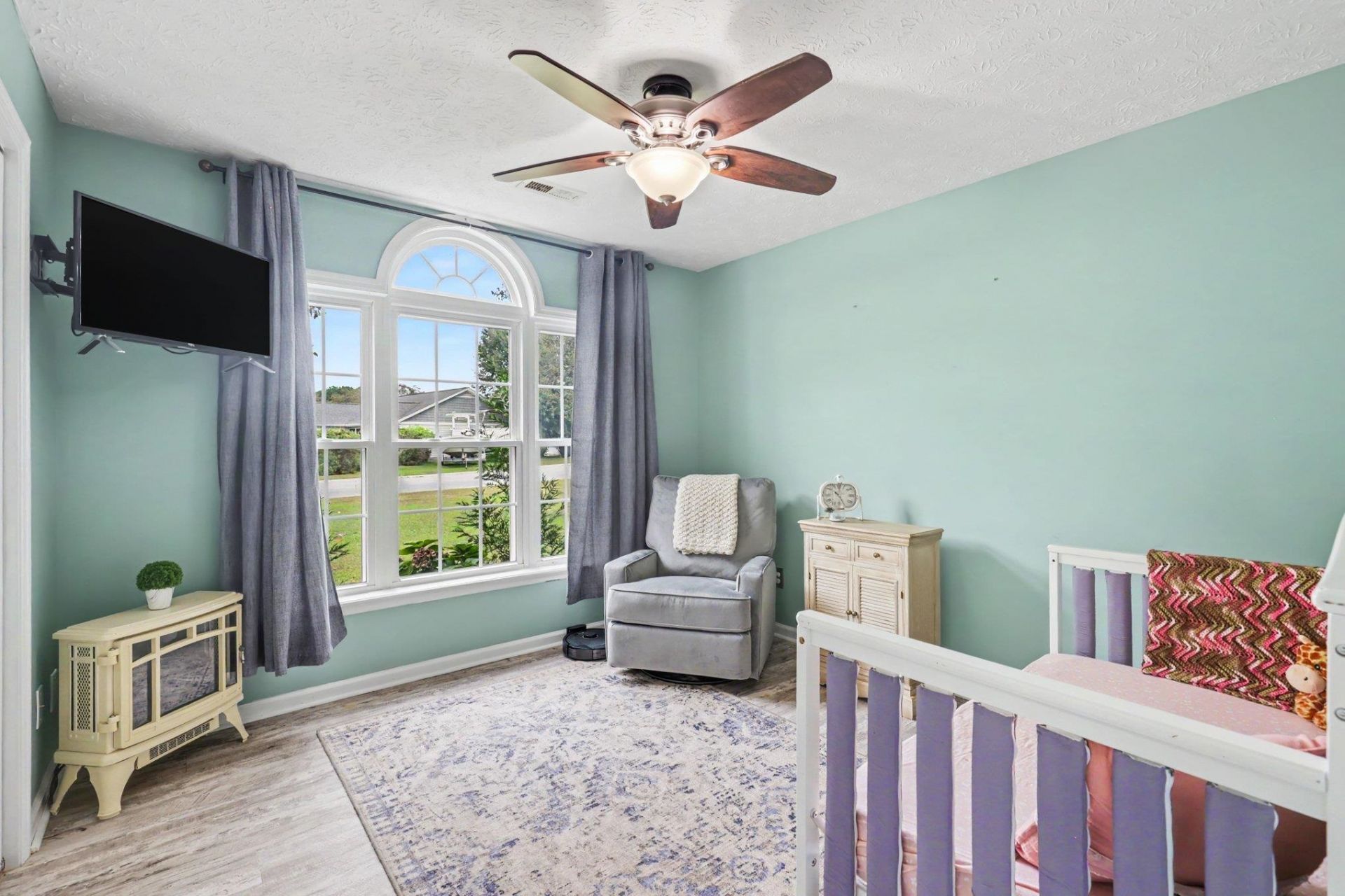 1083 Courtyard Dr.  Photo 24