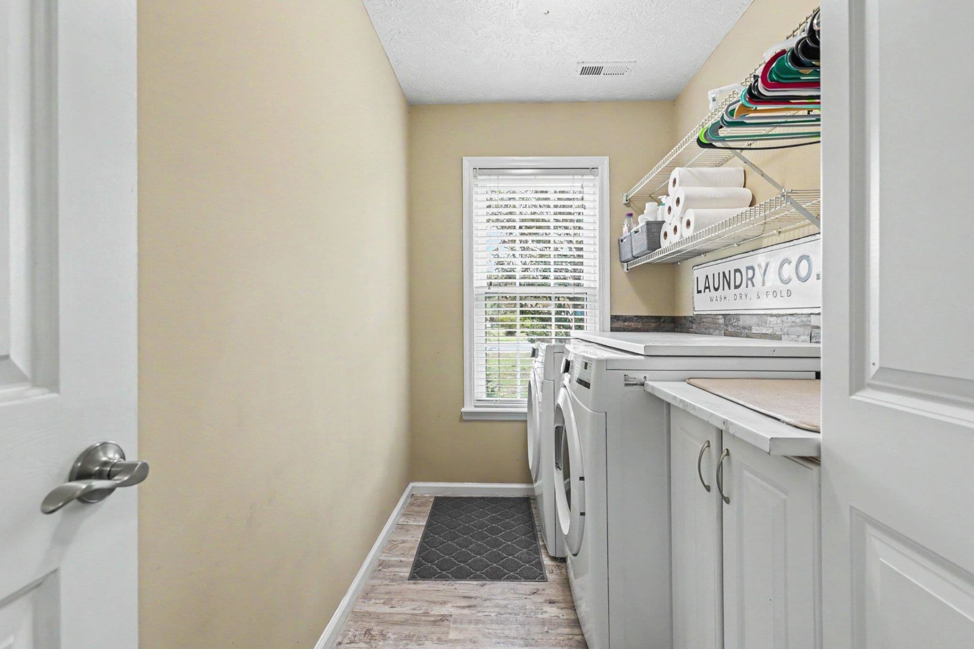 1083 Courtyard Dr.  Photo 27