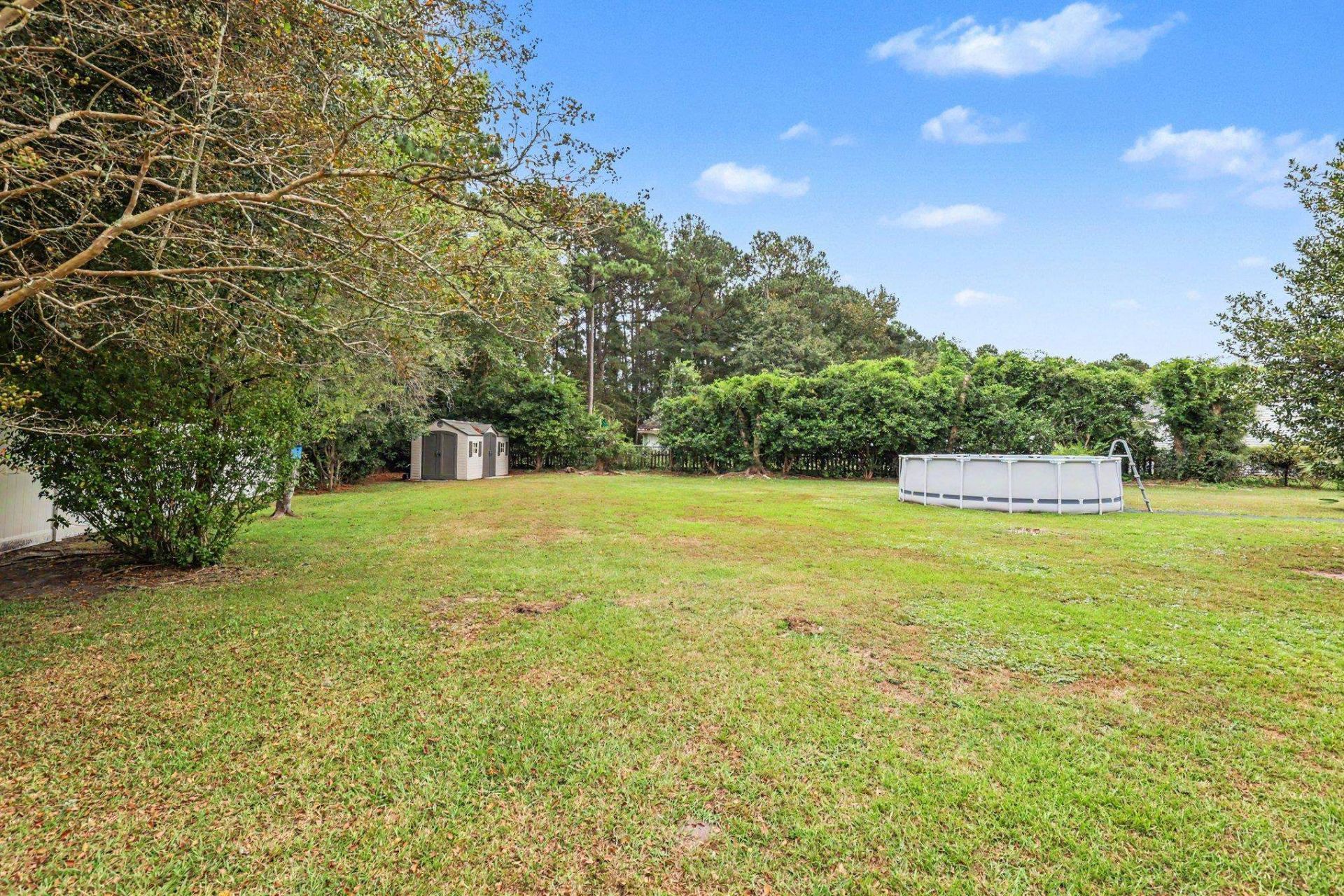 1083 Courtyard Dr.  Photo 32
