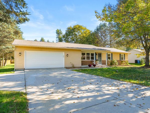 48559 Hickory Lane, Mattawan, MI 49071