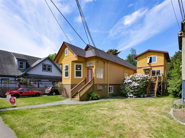 1620 Camosun St , Victoria, BC V8T 3E6