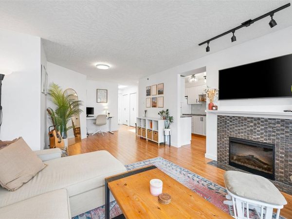 520 Dunedin St , Unit #409, Victoria, BC V8T 2L6