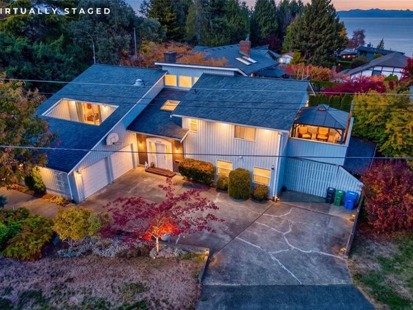 6728 Medd Rd , Nanaimo, BC V9V 1C4
