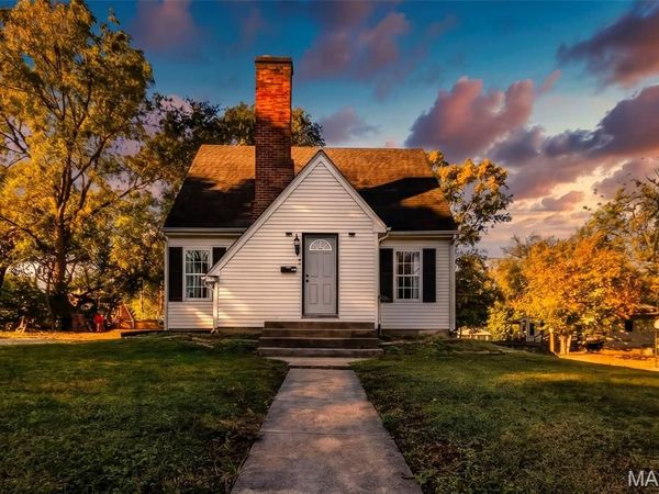 615 N 5th Street, Elsberry, MO 63343