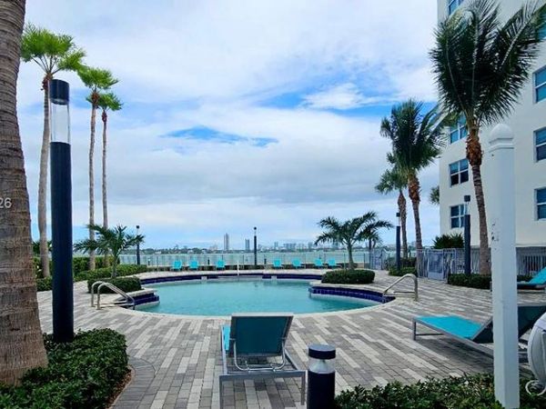7501 E Treasure Dr , Unit 9S, North Bay Village, FL 33141