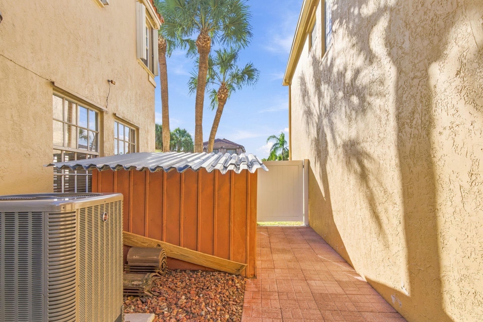 2271 NW 159th Avenue, Pembroke Pines, FL 33028 Photo