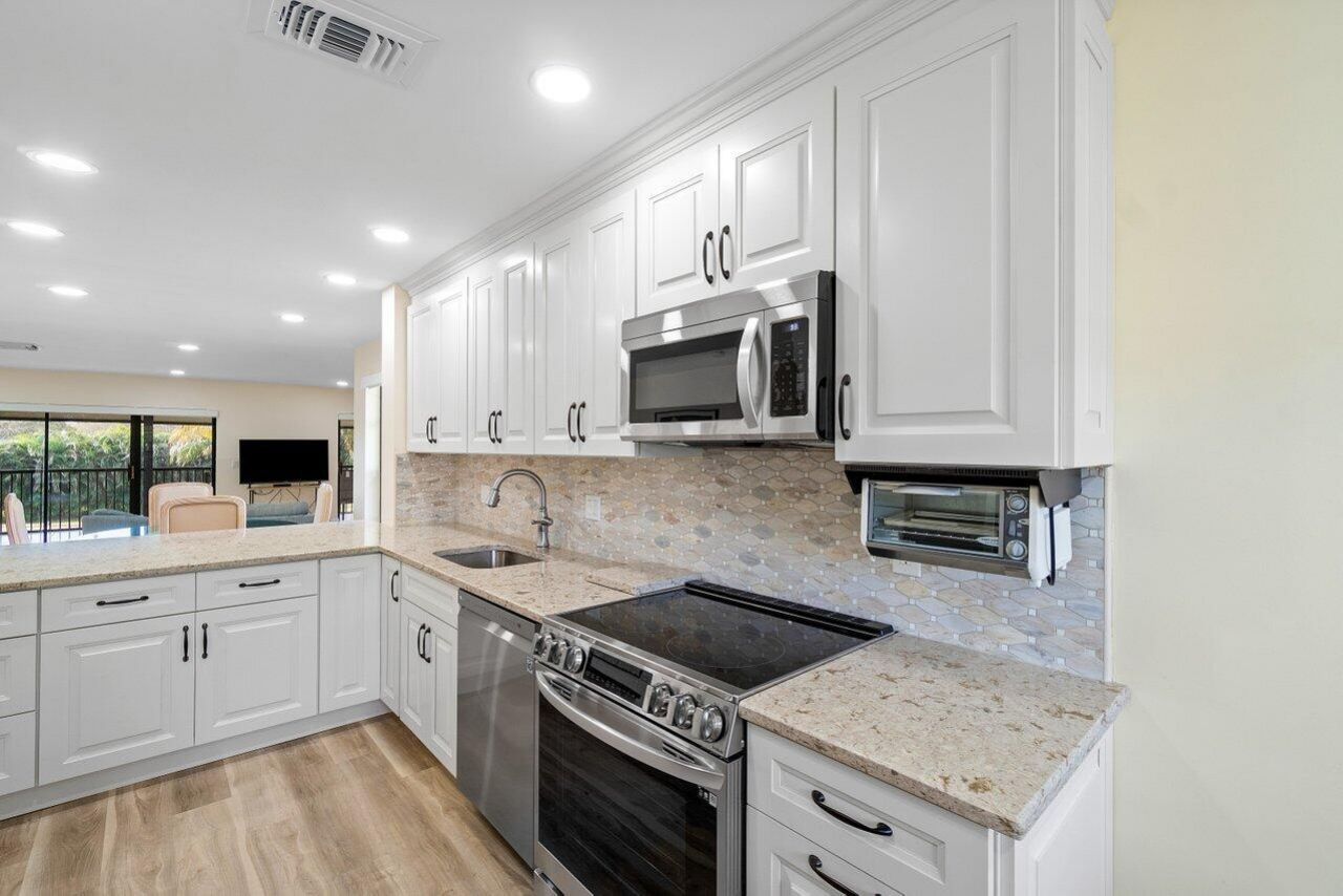 36 Stratford Lane W, Unit H, Boynton Beach, FL 33436 Photo