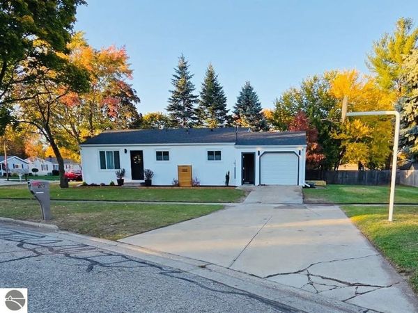 202 Grand W, Mt Pleasant, MI 48858
