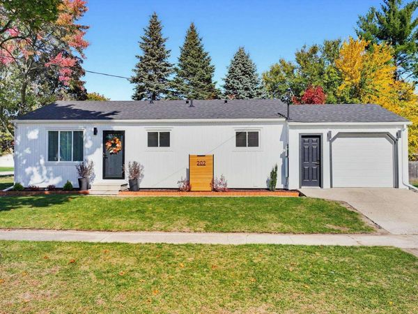 202 Grand W, Mt Pleasant, MI 48858