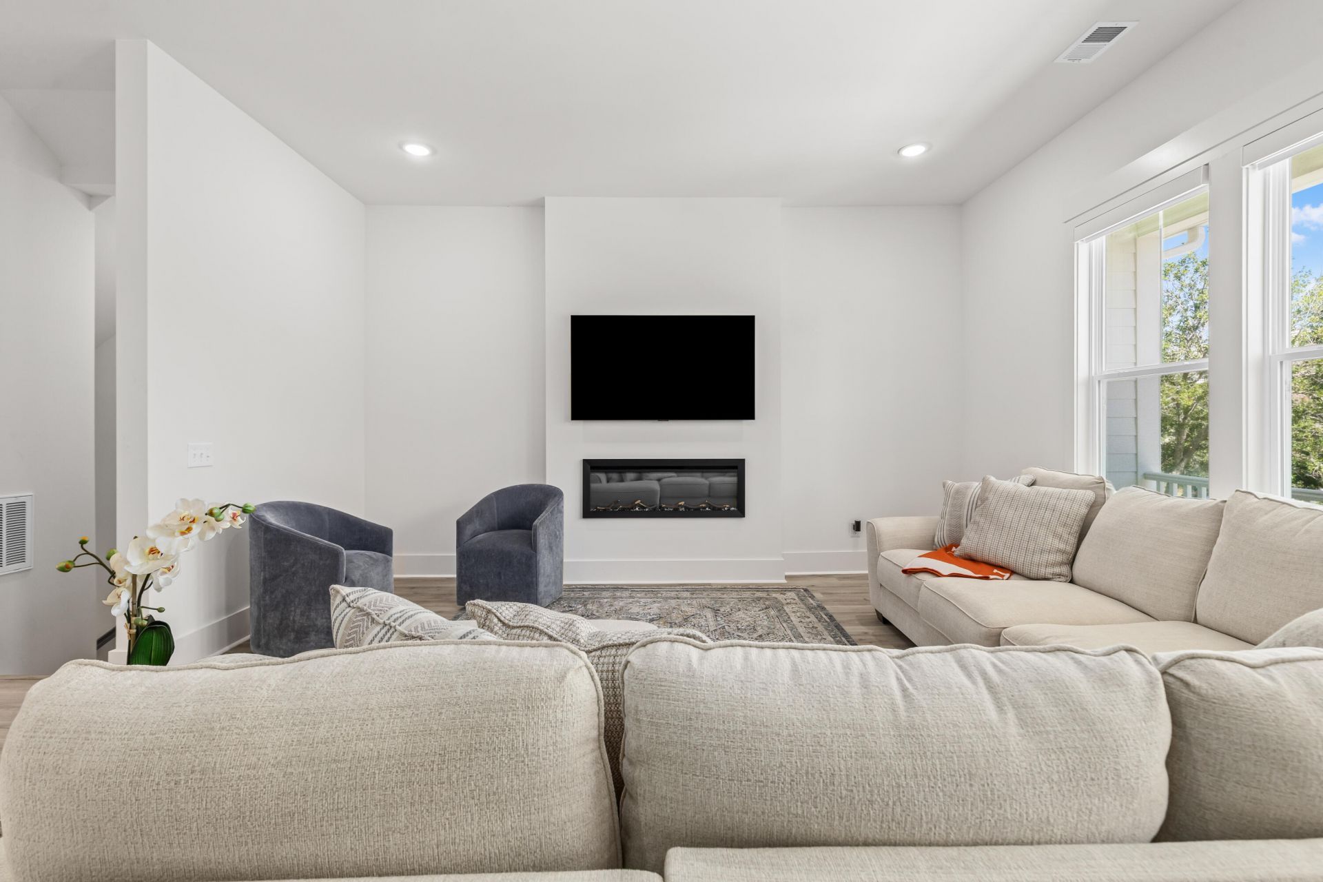 115 Etta Way Photo 8