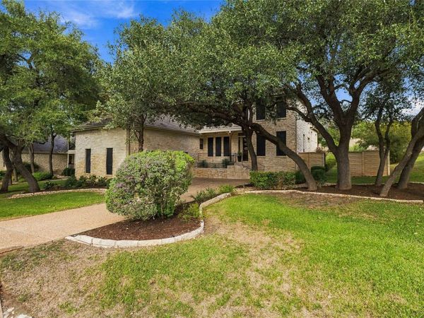 2 WATERFALL DR , The Hills, TX 78738