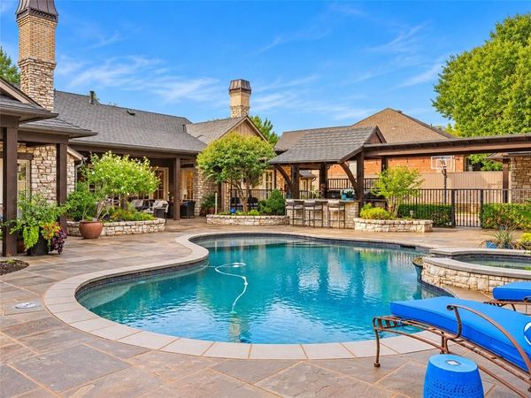 1609 Westminster Place, Nichols Hills, OK 73120
