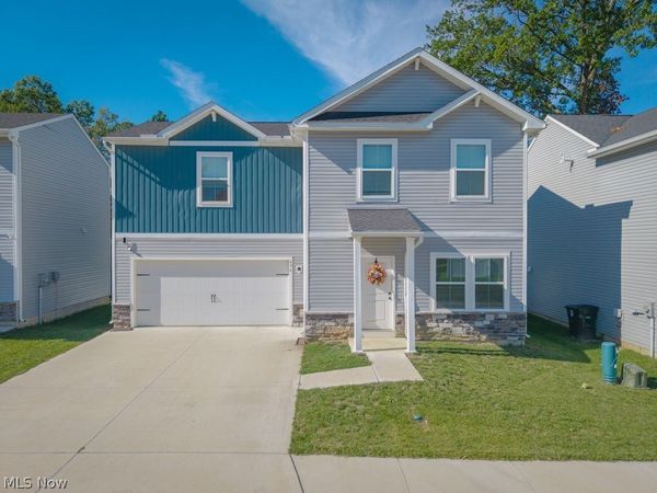 496 Auld Farm Circle , Akron, OH 44320