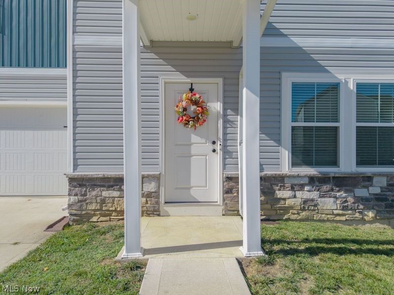 496 Auld Farm Circle, Akron, OH 44320 Photo 2