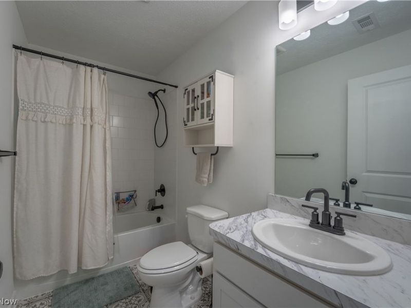 496 Auld Farm Circle, Akron, OH 44320 Photo 28