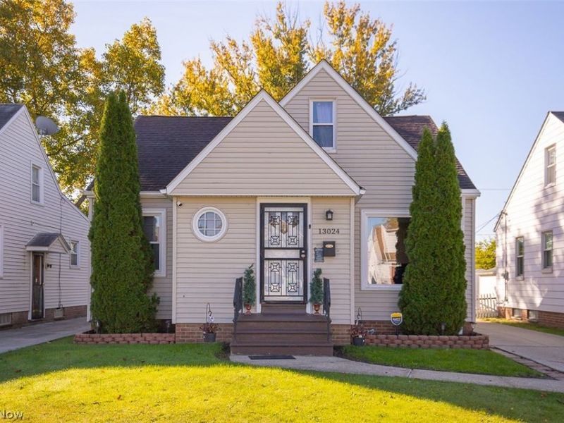 13024 Willard Avenue, Garfield Heights, OH 44125 Photo 3