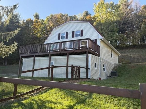 9907 Fortune Ridge RD , Bent Mountain, VA 24059